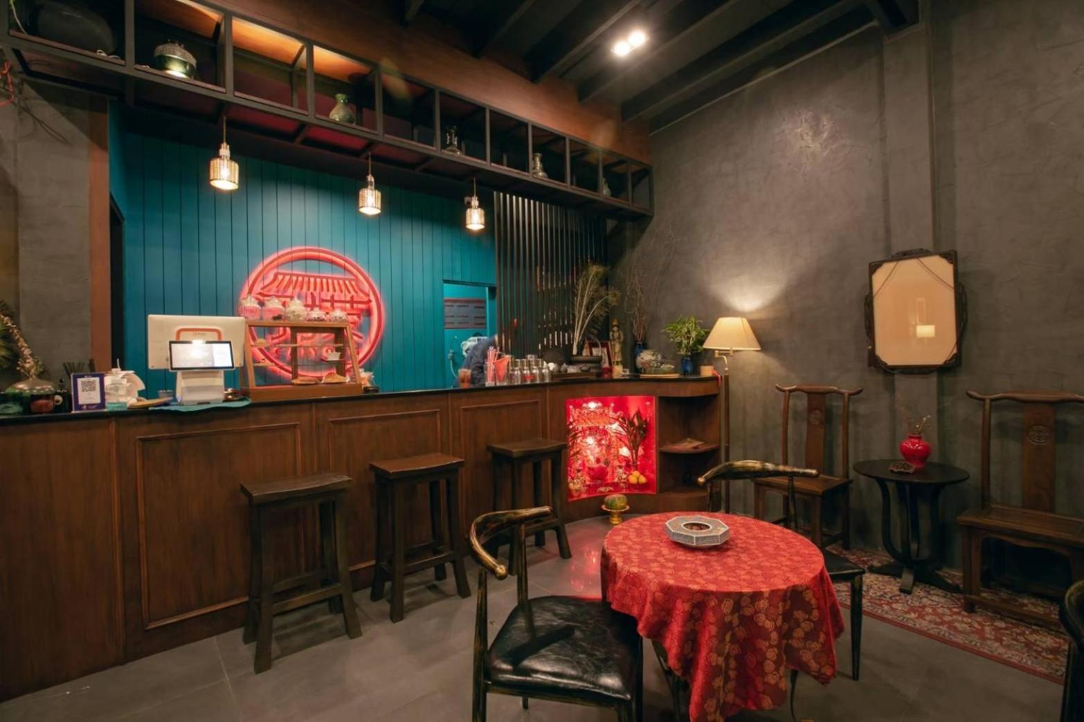 Caiyong Hometel & Cafe'S Studio Bangkok Esterno foto