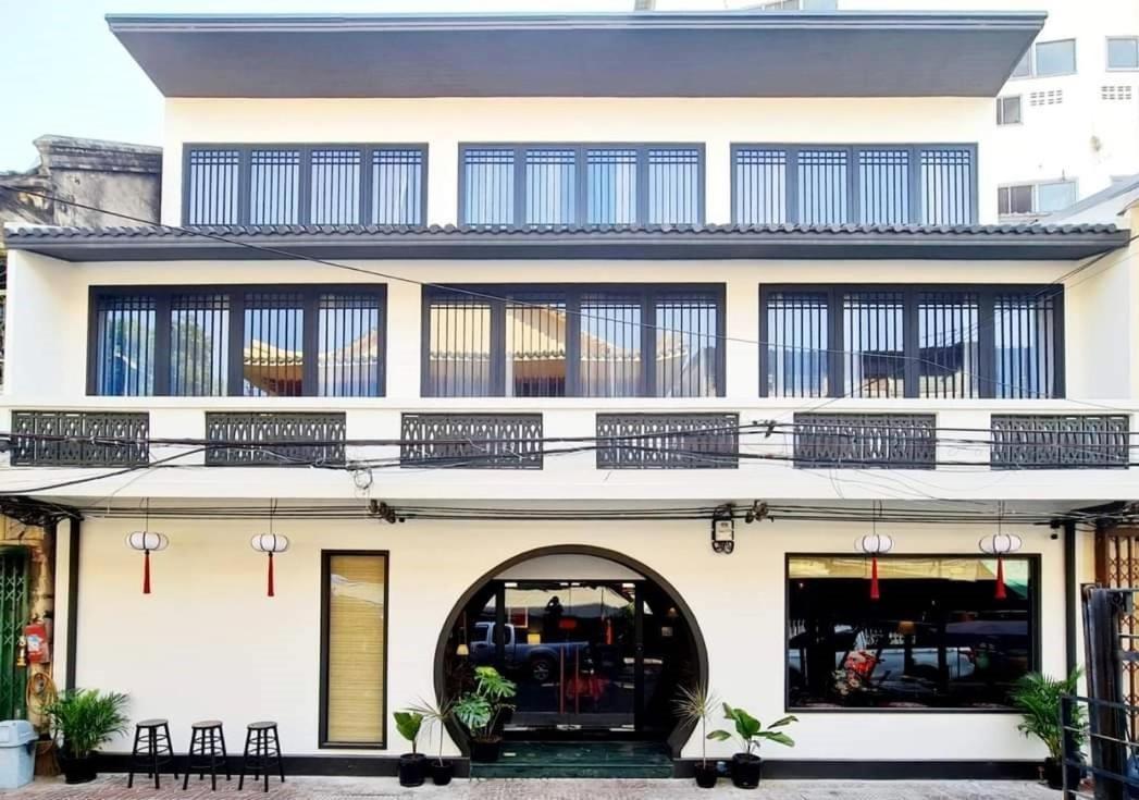 Caiyong Hometel & Cafe'S Studio Bangkok Esterno foto